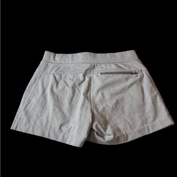 Athleta Women’s Modern Metro Gray Striped Shorts XS - Picture 2 of 7